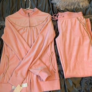 Women’s track suit